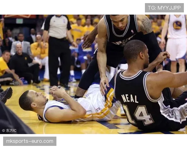 抱人犯规判罚到底算不算恶意犯规？教你看懂裁判标准